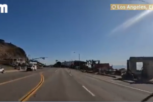 Incêndios destruíram linha de casas à beira-mar em Los Angeles
