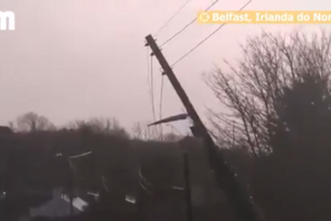 Quase 100.000 pessoas sem eletricidade na Irlanda do Norte devido a tempestade Eowyn