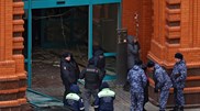 <![CDATA[ Líder paramilitar de Donetsk morto na explosão de uma bomba em Moscovo ]]>