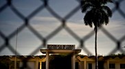 <![CDATA[ Trump envia o primeiro grupo de imigrantes para Guantánamo ]]>