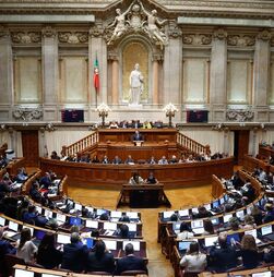 Governo começa a receber partidos na quarta-feira para debater orçamento de 2026 e Palestina