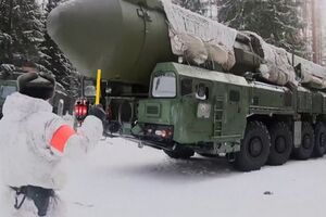 Rússia faz exercícios militares com mísseis intercontinentais Yars