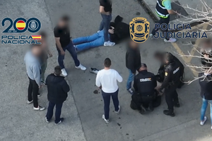 O momento em que os últimos fugitivos de Vale de Judeus foram apanhados numa estação de serviço em Espanha 