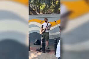 Policia indiana interrompe concerto de rua de Ed Sheeran 