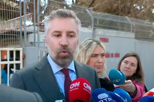 PS critica Governo após incidente com doente à porta do Hospital de Évora