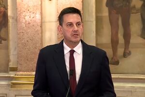 Rui Rocha diz que é preciso implementar medidas para que a ocupação de casas não se torne um problema maior em Portugal 