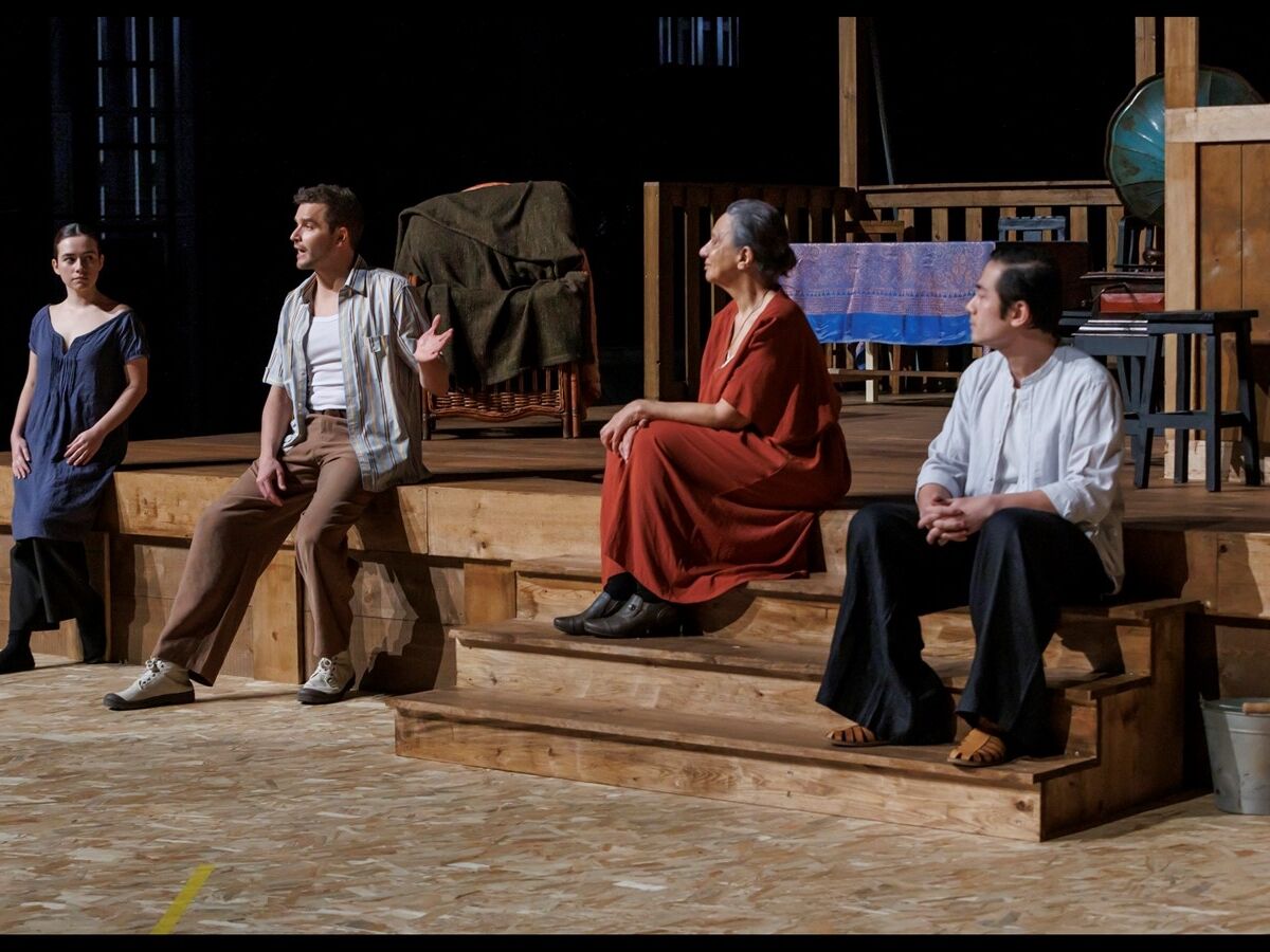 Da Indochina à revolução de Fernanda Lapa: o mundo no palco