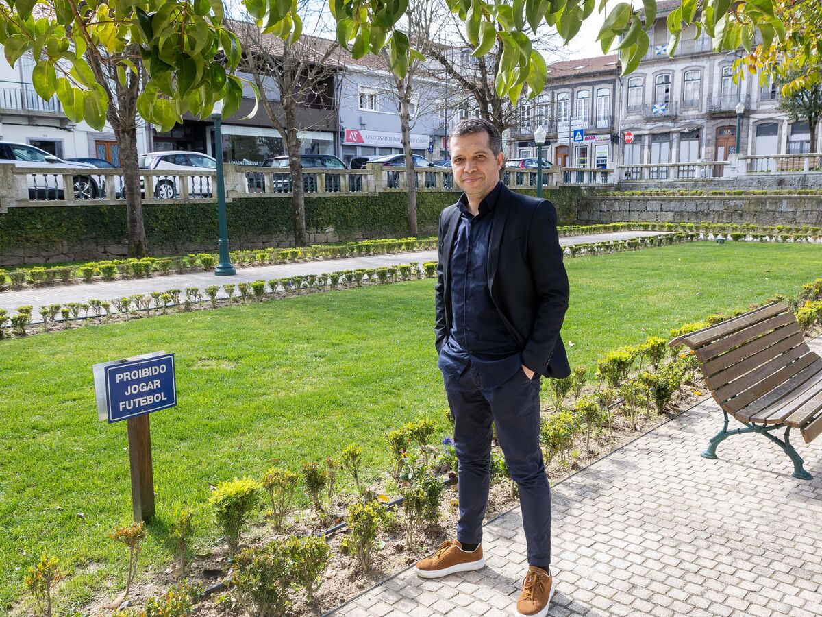 Luís Castro: "Há quem vá ao casino e ao café, eu estou no futebol"