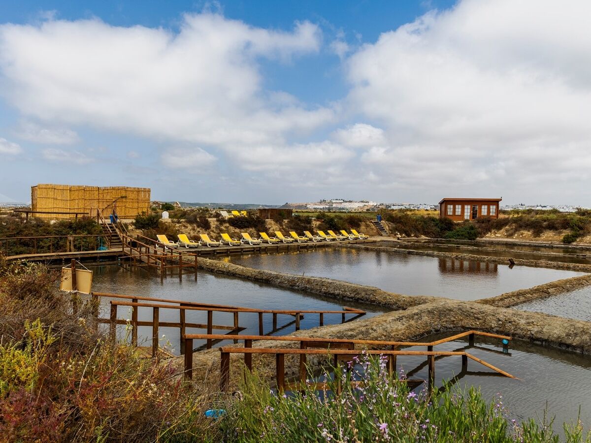 O sol, as salinas e a paisagem natural de Castro Marim