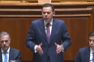 Luís Montenegro garante que "não acumulou coisa nenhuma" e não recebeu um cêntimo