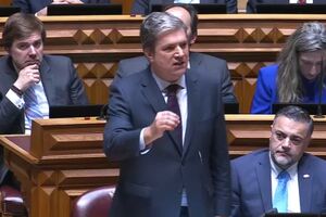 Paulo Núncio diz que o PS tem a oportunidade "de evitar atirar o País para uma crise política" 