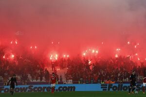 A pirotecnia utilizada pelos adeptos do Benfica