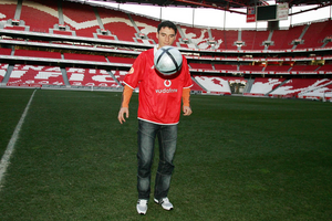 Andrija Delibasic durante a apresentação como jogador do Benfica