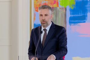 Pedro Nuno Santos ataca governo
