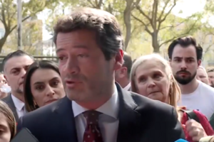 André Ventura compara Luís Montenegro a Marine Le Pen