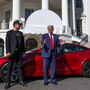Um golpe publicitário na Casa Branca: Trump e Musk tentam vender Teslas