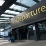 Aeroporto de Gatwick está a receber voos desviados após incêndio em Heathrow