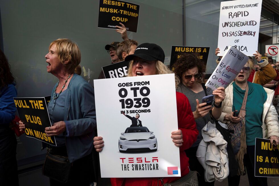manifestação anti-tesla