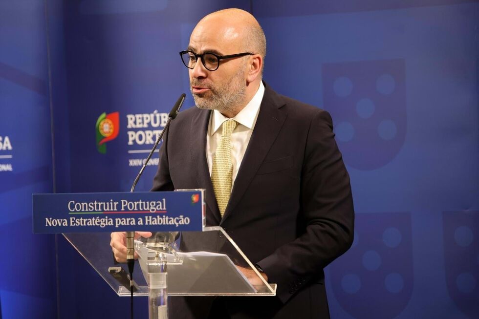 Ministro anuncia estratégia para habitação e investimentos em 'data centers' em Portugal