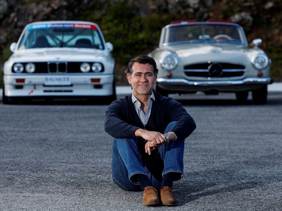 A oficina dos carros clássicos