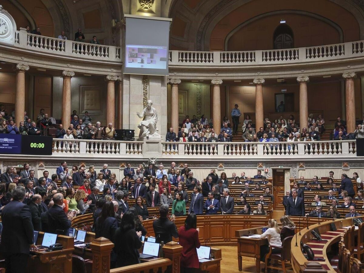 Partidos insistem em candidatos polémicos nas listas de deputados