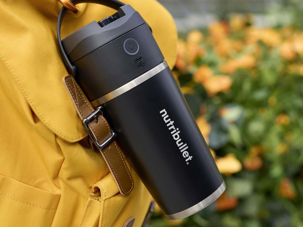 Testámos um novo dois em um: blender portátil e copo térmico 