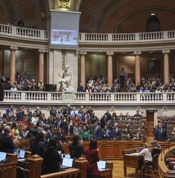Parlamento discute e vota hoje nova proposta de alteração da lei de estrangeiros
