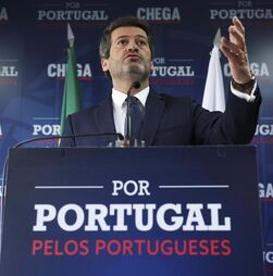 'A filosofia do Chega é a que há um Messias, salvador de Portugal. Mas não é nem Messias, nem salvador'