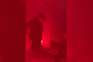 Jantar de Natal dos No Name Boys termina em terror de pirotecnia