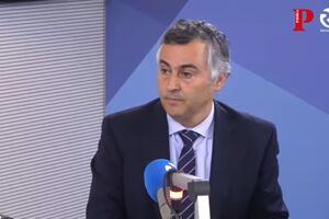 Ministro da Educação admite rever enquadramento legal para alunos com necessidades especiais e anuncia apoio digital a estudantes carenciados