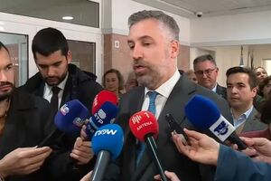 Política Pedro Nuno Santos garante que PS fará aumentos extraordinários das pensões sempre que a economia o permitir