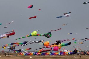 Weifang Int'l Kite Festival atrai 257 equipas de todo o mundo para Shandong, na China