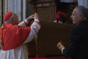 Momento reservado: Vaticano divulga vídeo da cerimónia privada pelo Papa Francisco