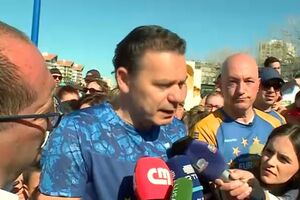 Luís Montenegro defende melhorias na saúde e critica exigências irrealistas em resposta a Pedro Nuno Santos