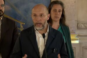 "Portugal precisa de ter uma rede de produção e de distribuição de energia que seja descentralizada e autónoma", diz Rui Tavares