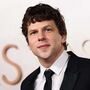 Novo filme de Jesse Eisenberg conta com Halle Bailey e Julianne Moore no elenco
