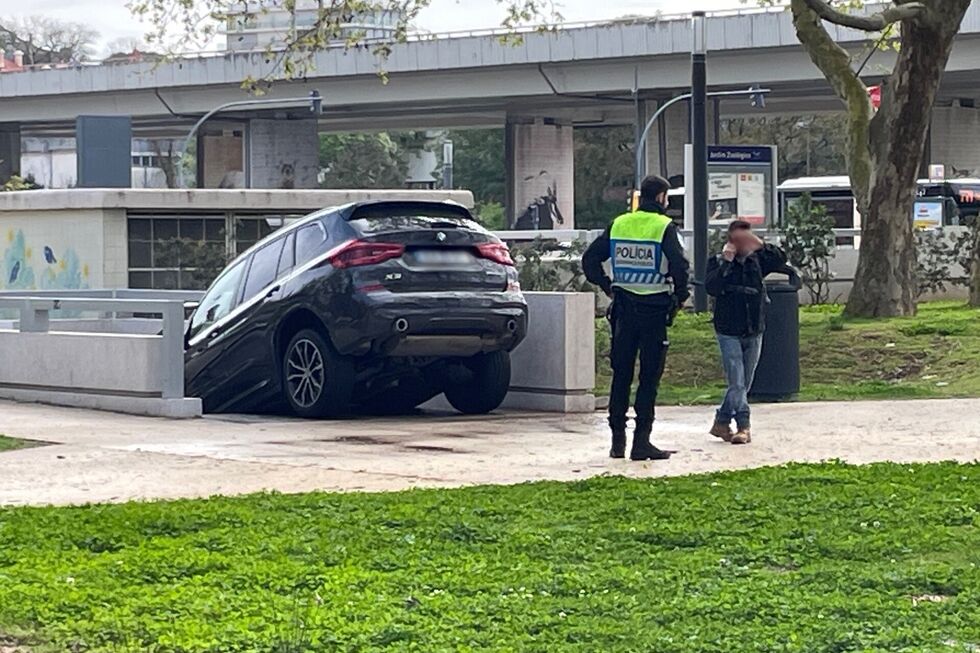 Homem engana-se e entra no Metro em vez de entrar no estacionamento em Sete Rios