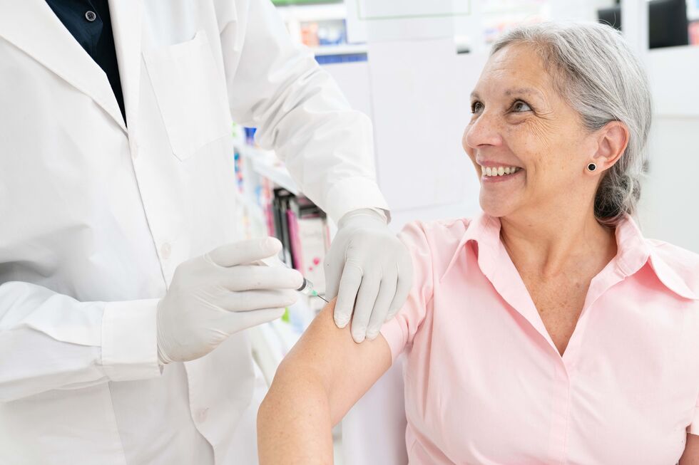 Vacinação contra VSR em maiores de 60 anos reduz infeções e custos no SNS