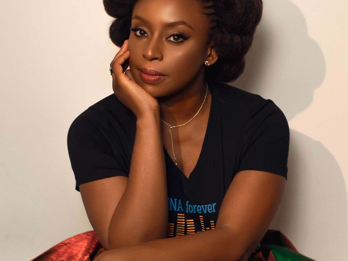 Chimamanda Ngozi Adichie, as mulheres e a pandemia