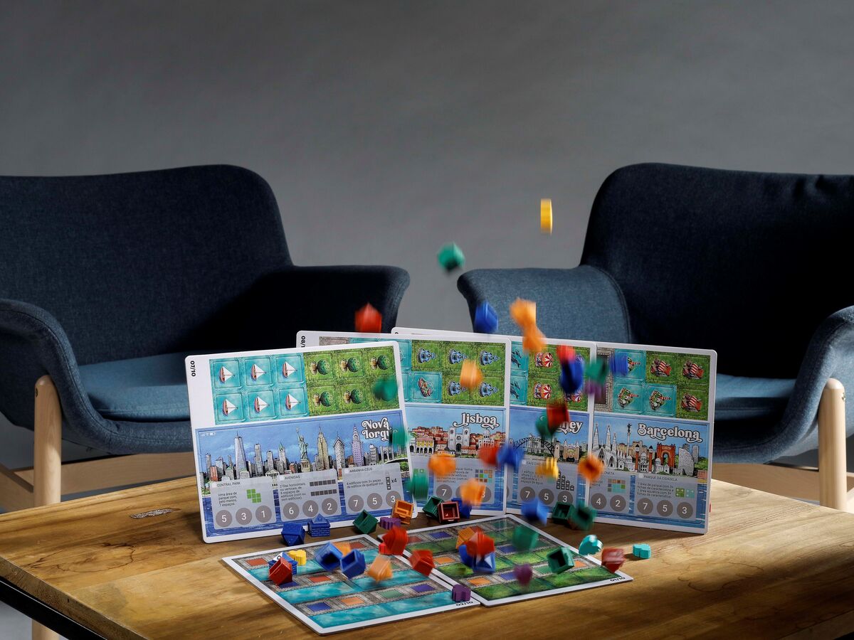 Oito jogos de cartas e tabuleiro para juntar todos à mesa 