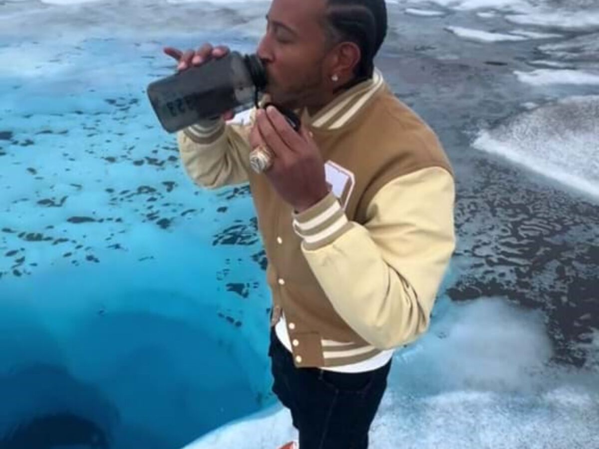 Vai um copo de água do glaciar?