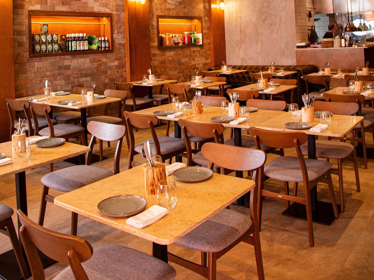 No novo restaurante de Vítor Sobral, a grelha manda