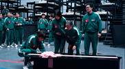 <![CDATA[ "Está [quase] na hora de jogar pela última vez": Netflix desvenda trailer de "Squid Game" ]]>