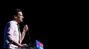 <![CDATA[ Rui Rocha atingido com pó de tinta verde durante comício em Lisboa  ]]>