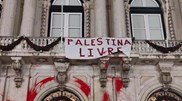 <![CDATA[ As pontas soltas do "estranho" caso do sem-abrigo condenado a pagar €11 mil à Câmara de Lisboa ]]>