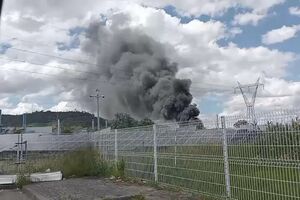 Fogo junto a zona industrial assusta em Castanheira do Ribatejo