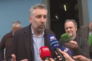 Pedro Nuno Santos entende que Delgado Alves "fez o seu trabalho enquanto deputado"