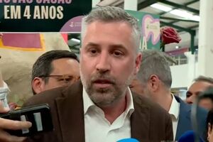 Pedro Nuno Santos manifesta satisfação com recuperação de André Ventura