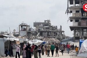 SÁBADO-O momento em que ataque aéreo atinge edifício em Gaza