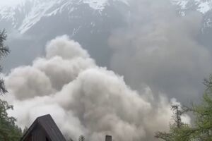 Glaciar de grandes dimensões desmoronou-se nos Alpes Suíços